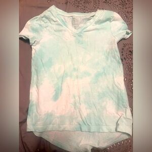 Old Navy girls tie dye tee sz 6/7 - EUC! Bundle to get 10/$10 deal:)
